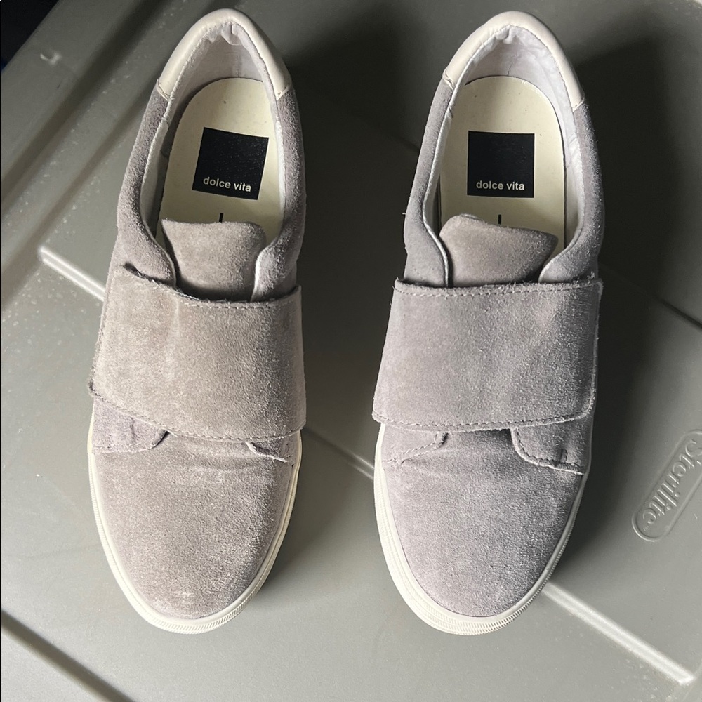 Dolce Vita Women's Gray Suede Sneakers